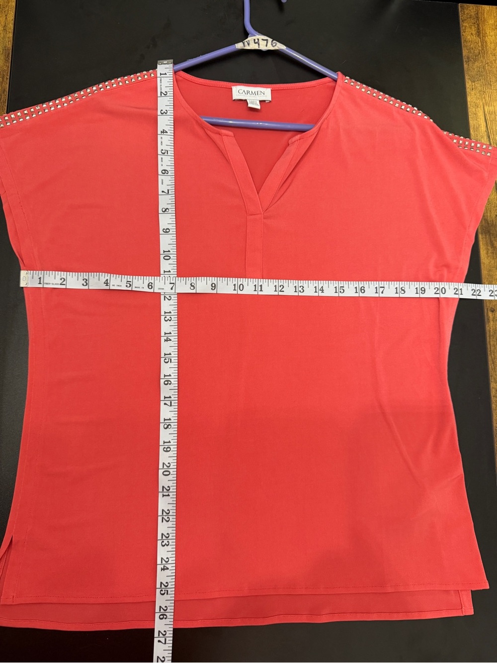 Women’s Carmen Marc Valvo Coral V-Neck Blouse Medium Short Sleeve - Picture 3 of 4